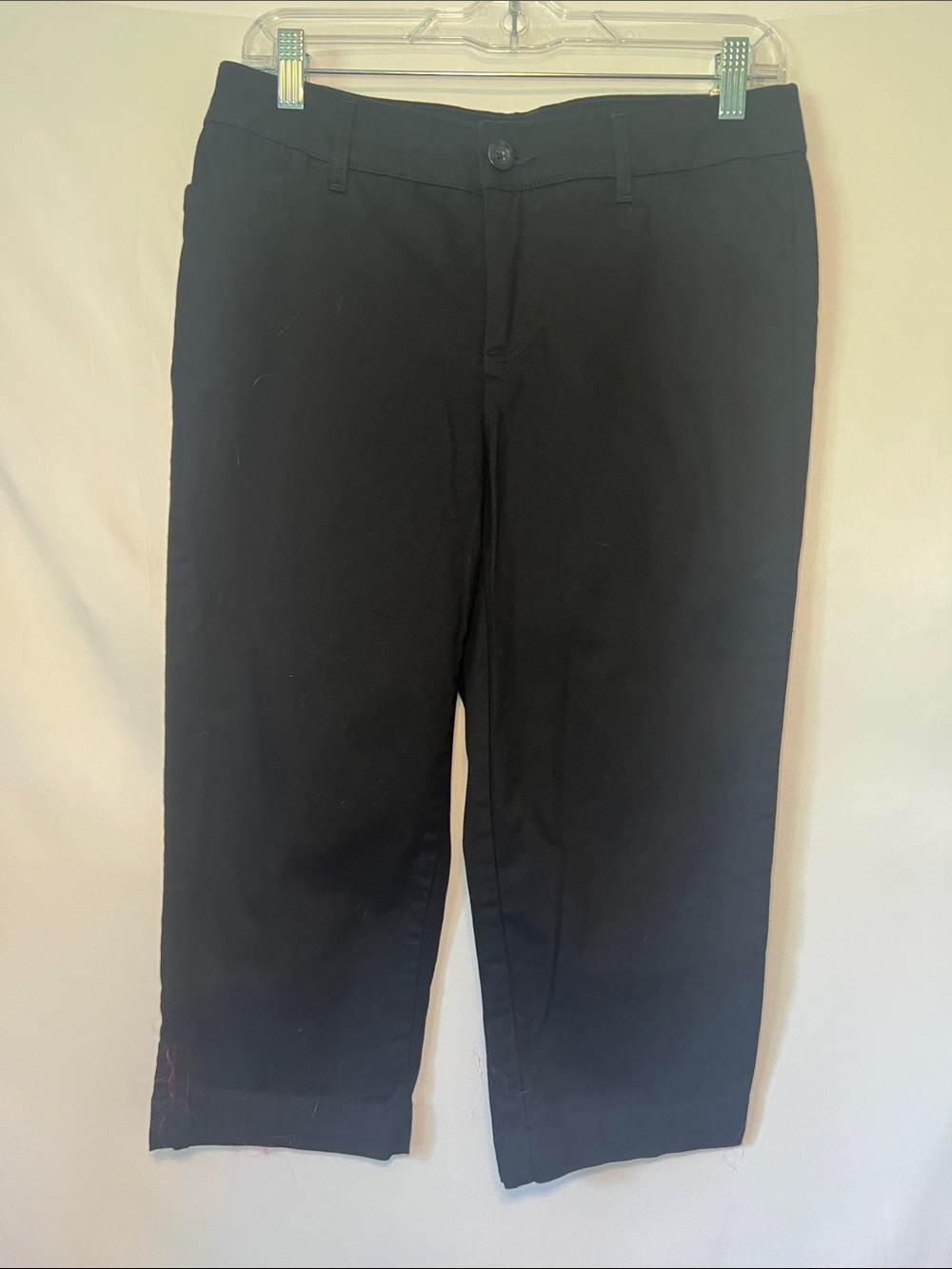 NWT St. John's Bay Secretly Slender Capri Pants Black 8 Casual Preppy Minimalist